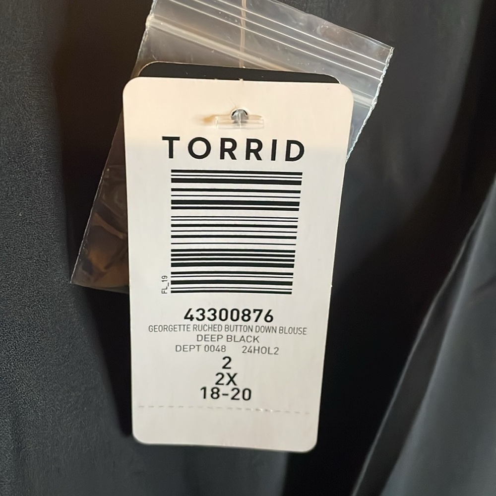 Torrid Georgette Ruched Button Down Blouse - Picture 6 of 8